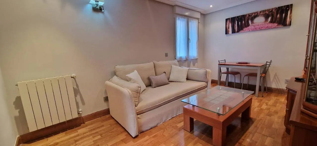 Family Apartment / Apartamento Familiar 格乔