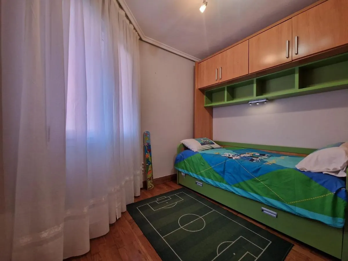 Family Apartment / Apartamento Familiar 格乔 西班牙